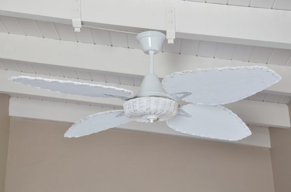 Ventilador SIENA blanco palas y canasta tejida de rattan. Tono blanco - Imagen 2